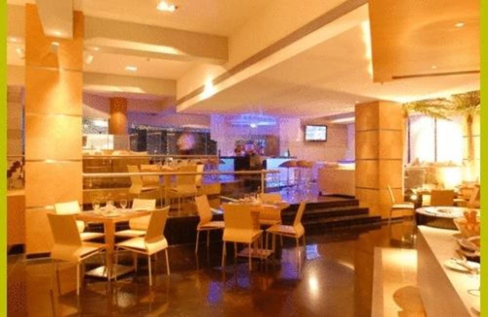 Peninsula Grand Hotel Mumbai Bagian luar foto
