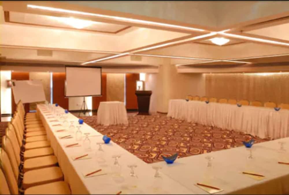Peninsula Grand Hotel Mumbai Bagian luar foto