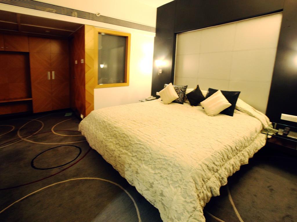 Peninsula Grand Hotel Mumbai Bagian luar foto