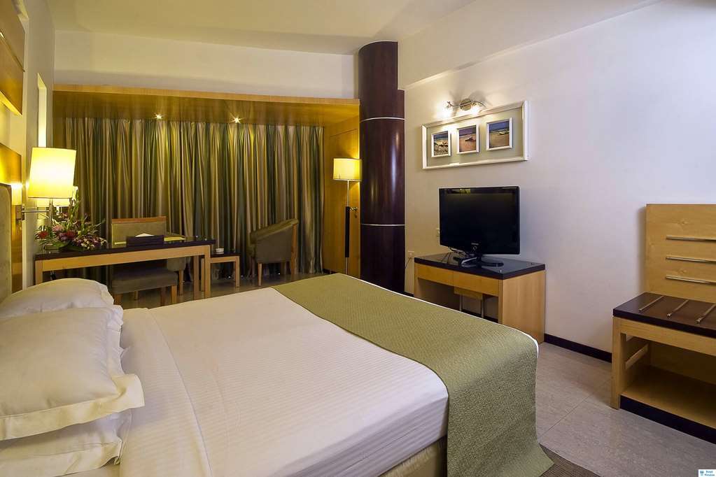 Peninsula Grand Hotel Mumbai Ruang foto