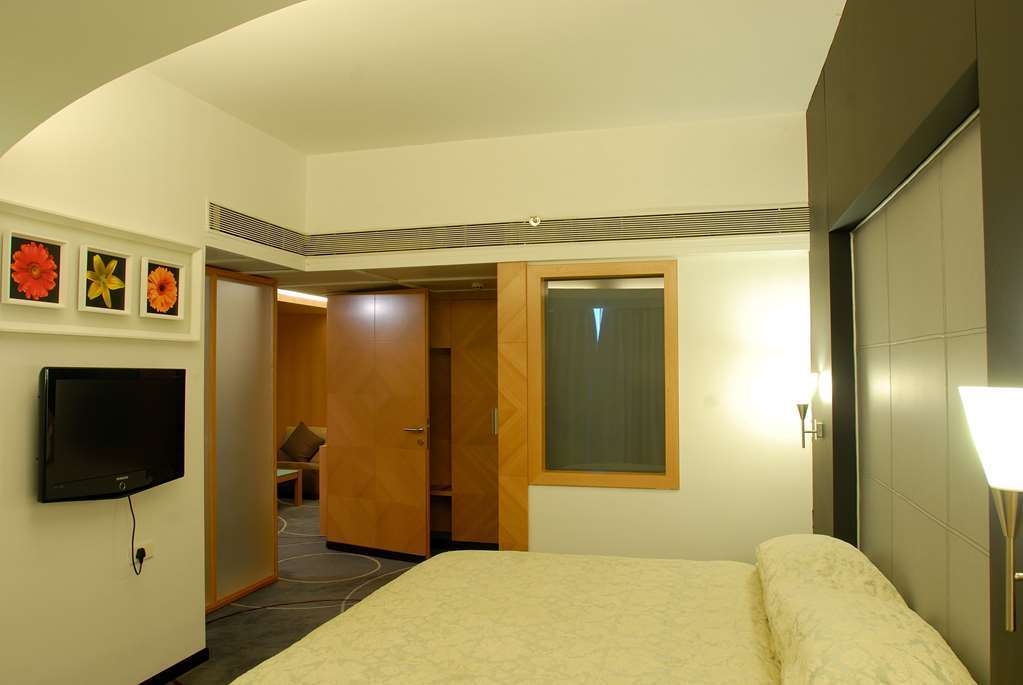 Peninsula Grand Hotel Mumbai Ruang foto
