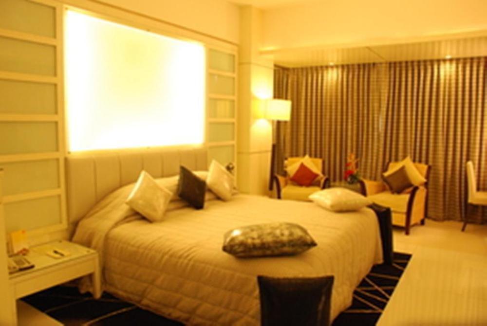 Peninsula Grand Hotel Mumbai Ruang foto